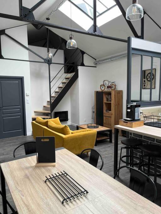 维耶尔宗Loft Relais Coeur De France别墅 外观 照片